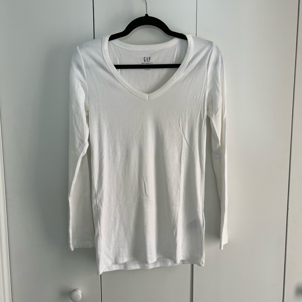 GAP Maternity White Long-Sleeve V-Neck Tee